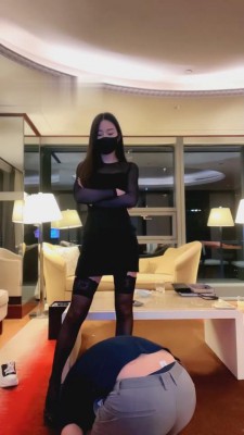 【仙女殿下】网红模特黑丝美腿诱惑调 G-210802-2_HD绳艺资源网