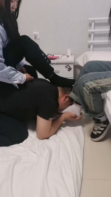 【吴迪】双素人学生蹂躏班主任/黑白袜气味羞辱 bf25018 套路资料库 第3张