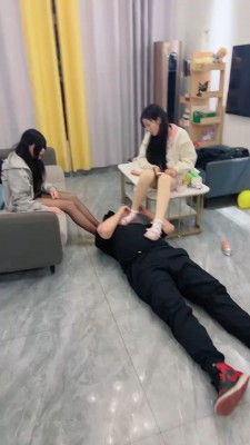 【天津女仆店】双素人萝莉女仆踩狗-全体重踩踏-骑马 bf26470 套路资料库 第5张