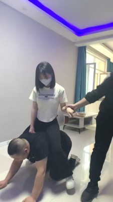 【精神小妹】首播素人情侣主-小白鞋棉袜-舔脏鞋闻棉袜 bf27555 套路资料库 第8张