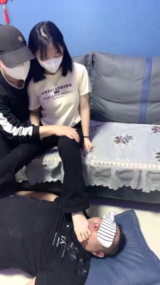 【精神小妹】首播素人情侣主-小白鞋棉袜-舔脏鞋闻棉袜 bf27555 套路资料库 第12张