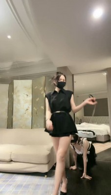 【妆主大大】超美车模诱惑女仆闺蜜做狗【上】_HD绳艺资源网