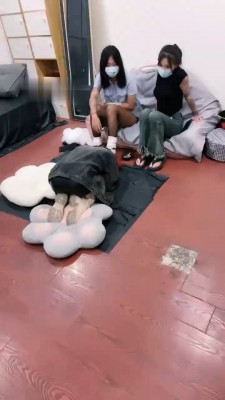 【女仆店S】3素人主VS母畜-强制舔/转胯耳光虐打 套路资料库 第8张