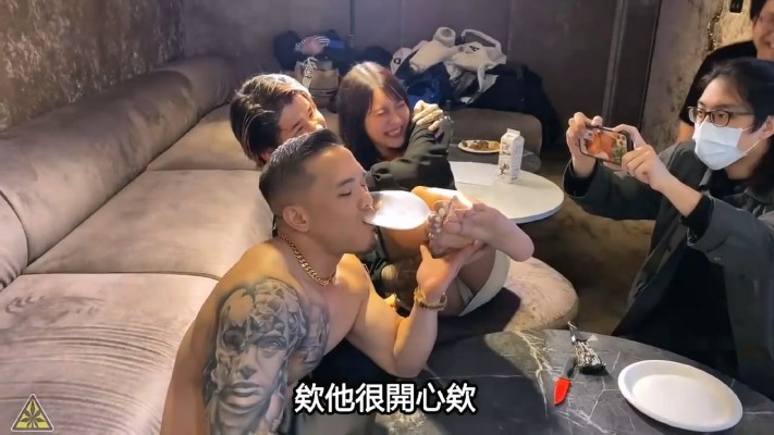 【足控必看节目】酒池肉林 男人的天堂 各种美女玉足互动游戏 套路资料库 第12张