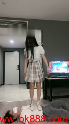 【奈奈生】JK小姐姐羞辱虐打狗 bf18133 套路资料库 第2张